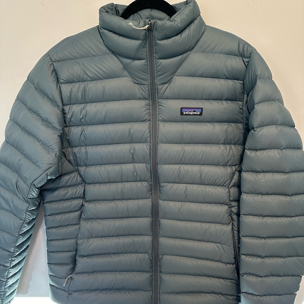 Patagonia Men’s Down Sweater Jacket - size L - Nouveau Green